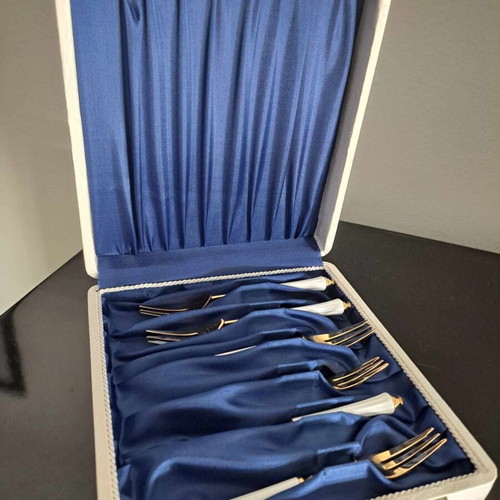 Forks set of 6 small vintage with luxury case and amazing handle, new