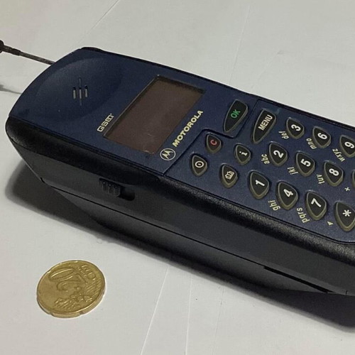 Motorola 6200 Flore used, blue, the “brick” phone