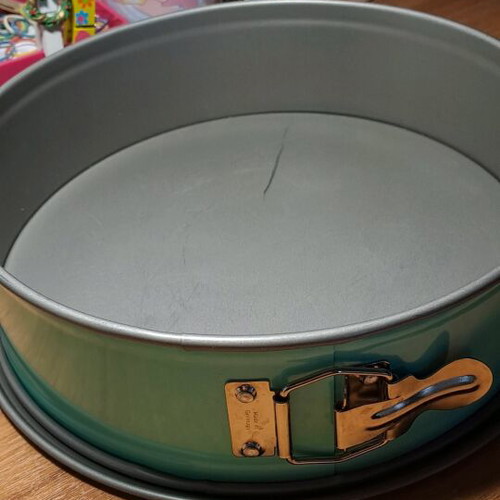 Cake pan used