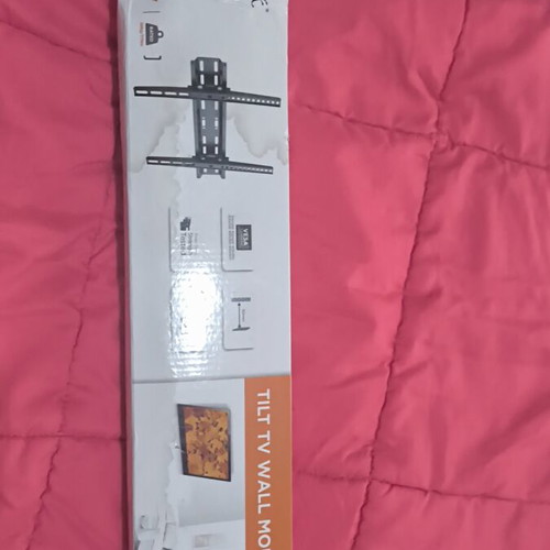 Wall mount for TV like new for 32-55 inches