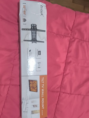 Wall mount for TV like new for 32-55 inches