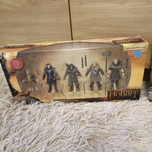 The Hobbit collectible figure set new, 7 pieces sealed