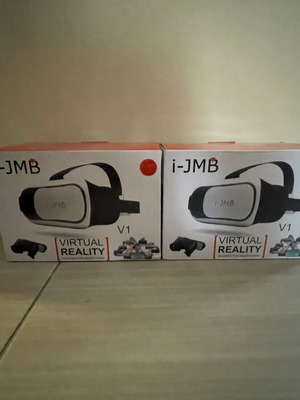 VR Box like new, pack of 2 virtual reality headsets