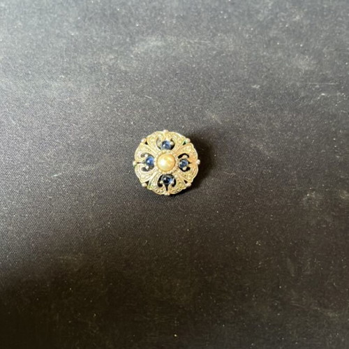 Fake earring used without piercing