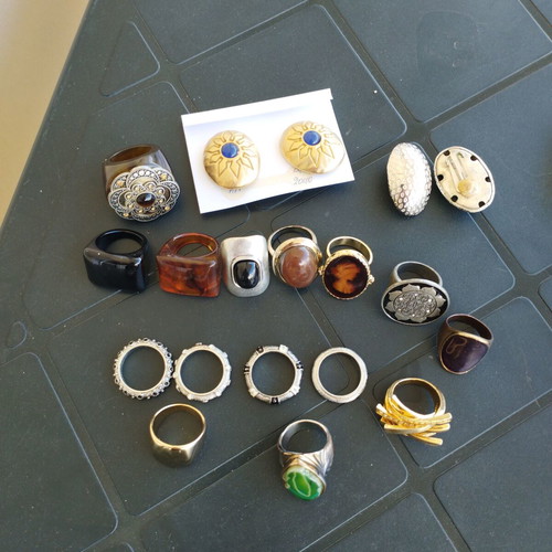 Rings like new, pack of 12 pieces