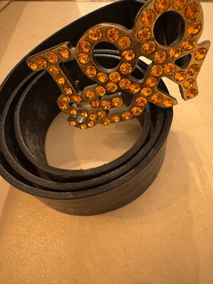 Leather women's belt used with rhinestones, black