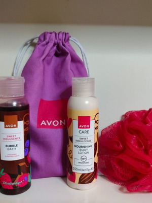Travel bath set 5 pieces new with shower gels and body lotion