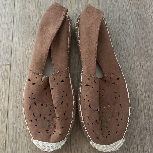 Espadrilles Arena terracotta suede like new, perforated design