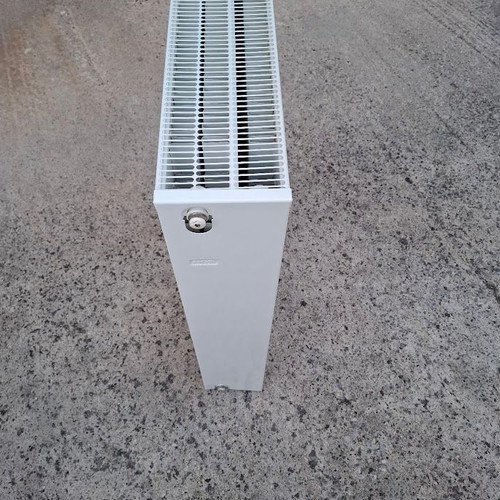 Radson Panel type heating radiator 33/900/600 like new, 2553 Kcal/h