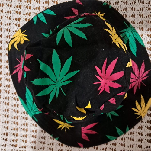 Summer hat like new, colorful, 100% cotton, size L