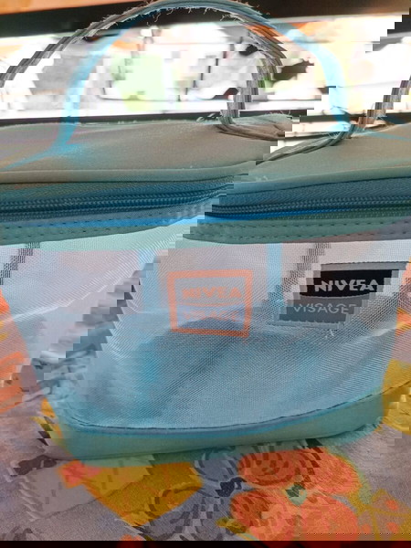 διαφημιστικό νεσεσερ Nivea