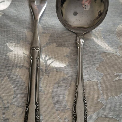 Vintage cutlery set like new, 6 spoons, 6 forks, 7 knives, 2 ladles, small spoon and fork