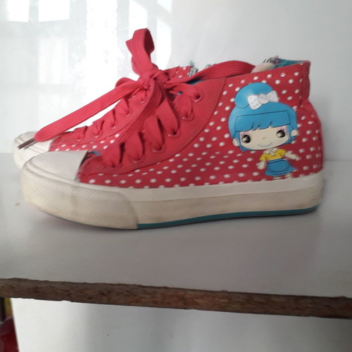 Girls' shoes