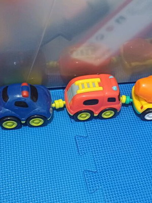 Toy cars like new, set of 6 with magnets for toddlers