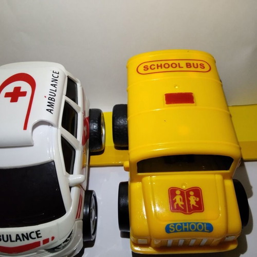 Ambulance and School Bus toy cars, 10 cm, set of 2