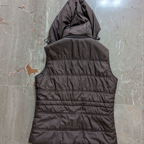 Brown sleeveless jacket with hood size 38/40, like new