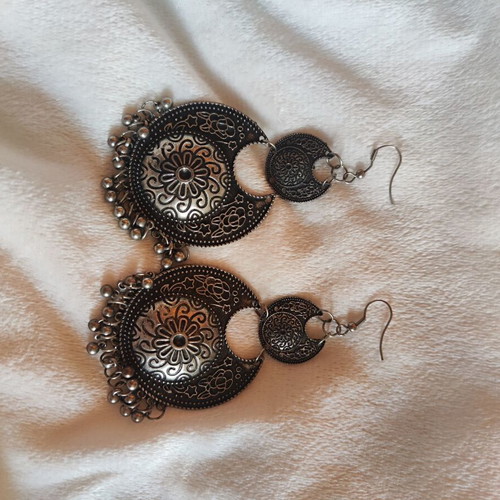 Indian boho carved dangling earrings new