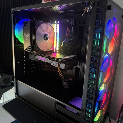 Gaming PC like new with Intel i5 7400, GTX 1080, 16GB RAM