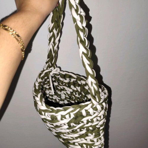 Crochet shoulder bag made of mako yarn new khaki-white