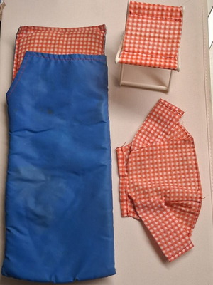 Bibibo sleeping bag, stool and shirt set parts