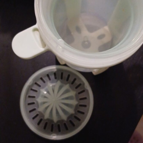 Kikkaboo bottle warmer used with lemon squeezer