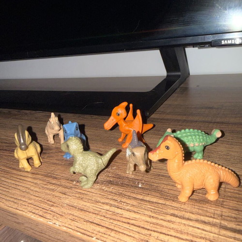 Kinder egg dinosaur figures, pack of 8