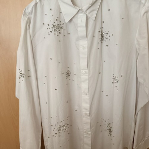 Zara white shirt with special details new, comfortable fit