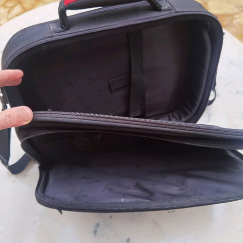 Laptop bag used, for 15-inch laptop with multiple compartments