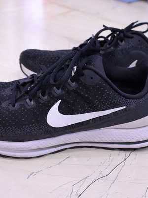Nike Air Zoom Vomero 13 running shoes used, black/white, size EU 47