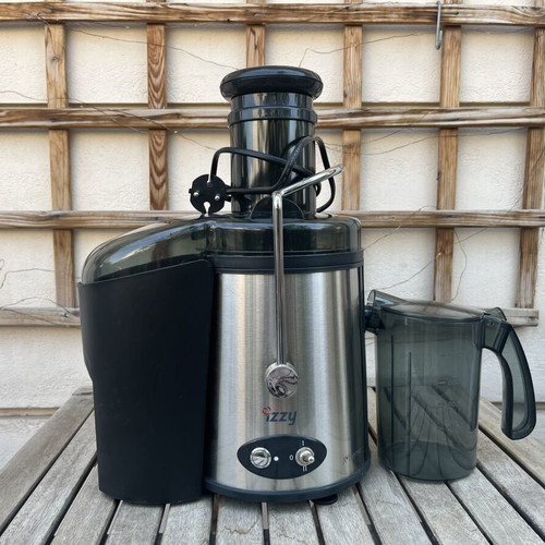 Izzy Juicer like new