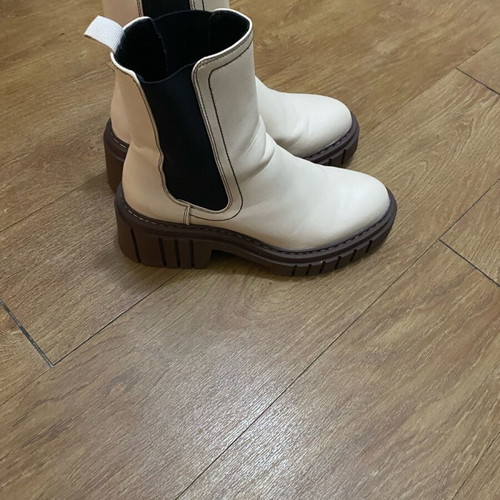 Pull & Bear beige boots like new, size 38
