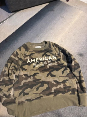 American Eagle camouflage sweatshirt medium like new, multicolor green