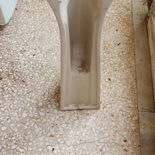 Porcelain bathroom sink pedestal like new