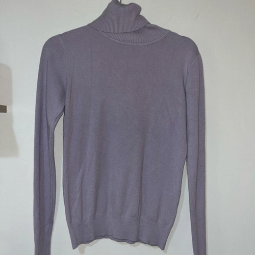 Lilac turtleneck thin sweater like new, size S