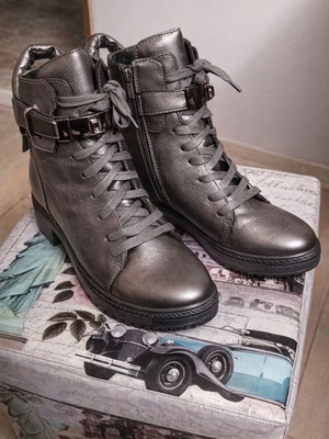 Women's boots dark gray used, size 39, built-in platform