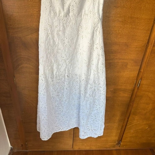 White guipure dress like new, comfortable romantic