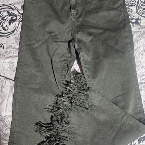 Shein women's set used, black t-shirt with shiny effect and olive green jeans