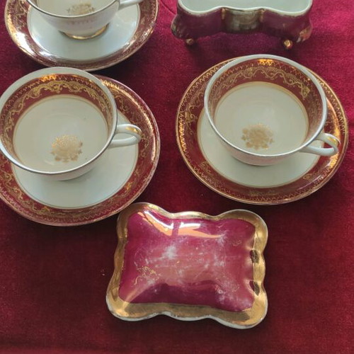 Tea cups with saucers and chocolate pot like new