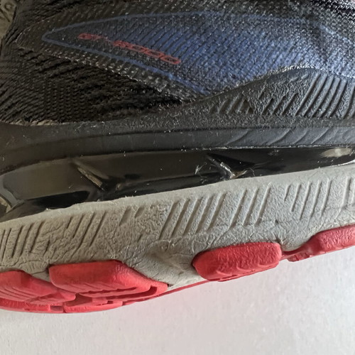 Asics GT-2000 10 G-Tx Gore-Tex running shoes like new, EU 44