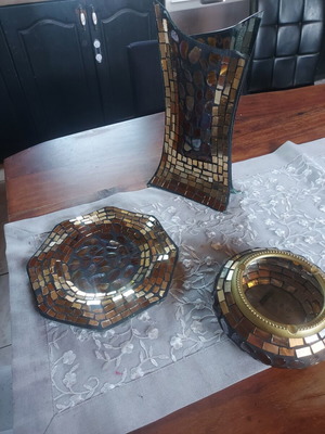 Decorative glass set with mosaic tiles like new