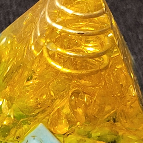 Orgonite Pyramid Turquoise new with quartz resin