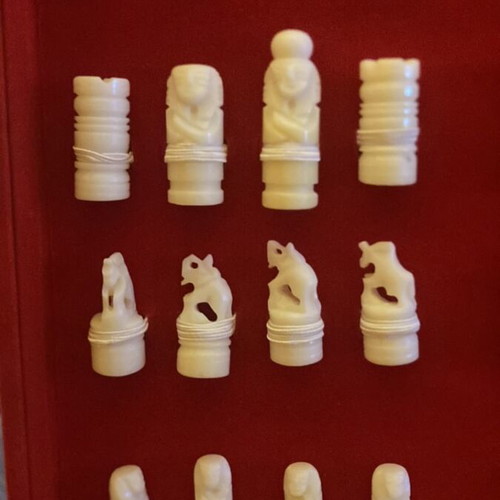 Onyx chess set new in velvet case