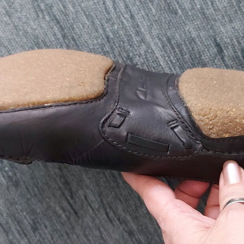 Γυναικεία αθλητικά παπούτσια Clarks σαν καινούργια, μέγεθος 37,5, μαύρο δέρμα