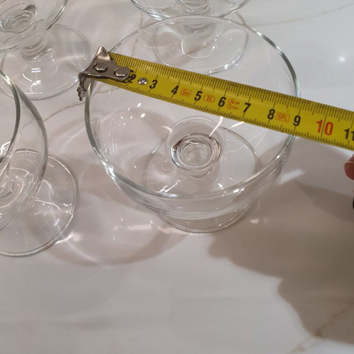Stemmed ice cream glasses set of 4 like new