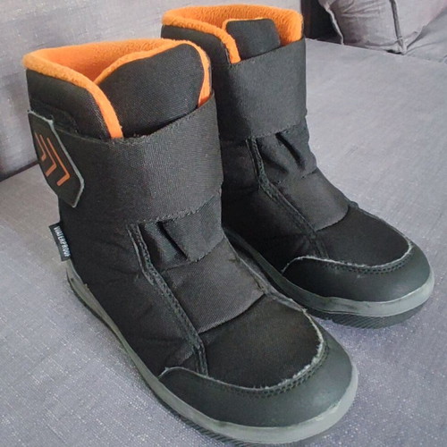 Children's waterproof snow boots size 32 like new, black
