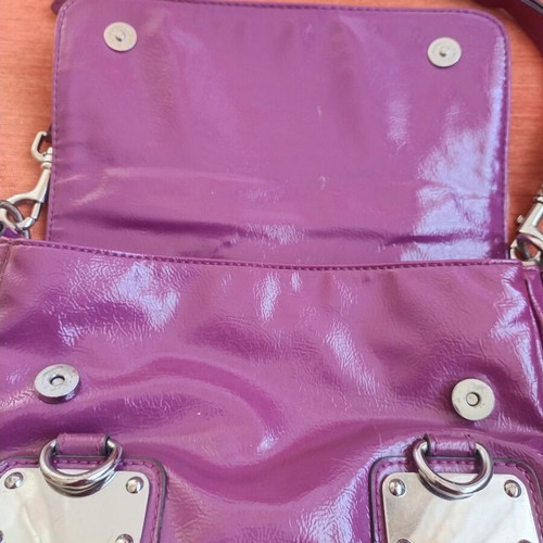 Guess women's patent leather bag like new, cyclamen color