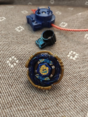 Beyblade Hasbro Metal Fusion like new with key and launcher