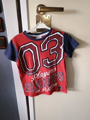 Prenatal t-shirt for 6-year-old boy like new, red