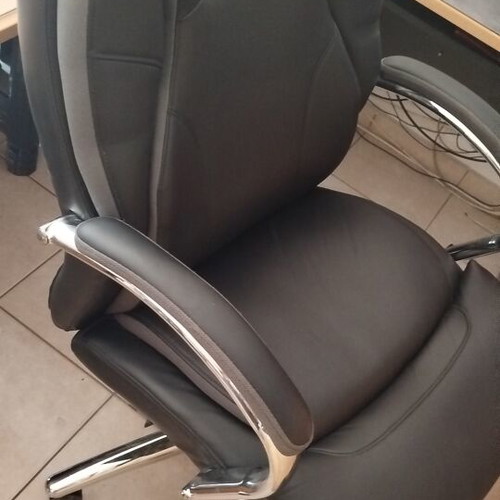 Black new executive office chair