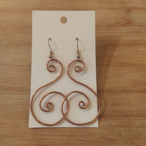 Copper earrings like new, dangle style